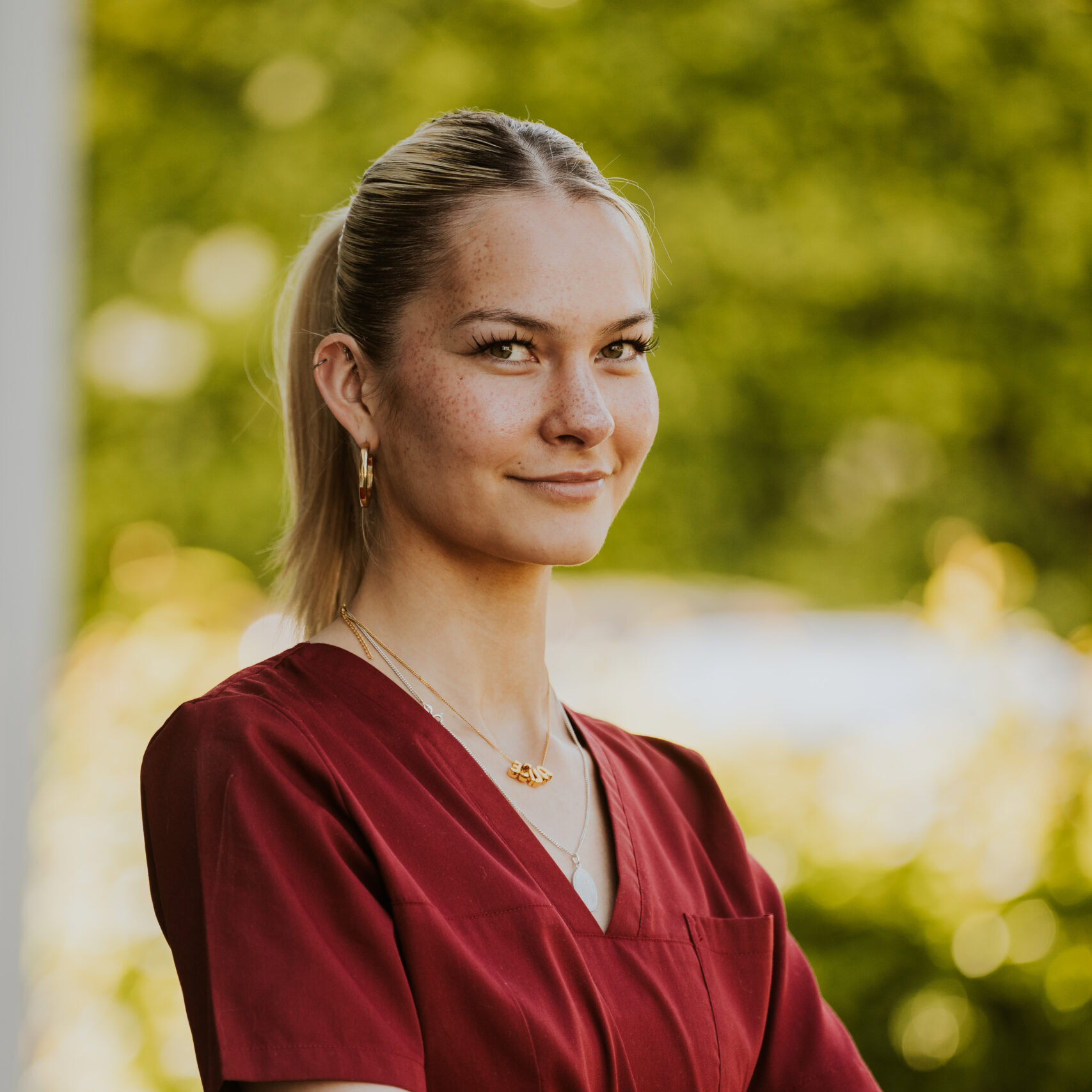 Alicia G. lächelt in die Kamera